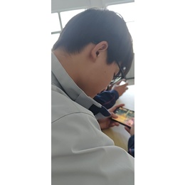 1.75 带眼镜 素质不好
手机号11...