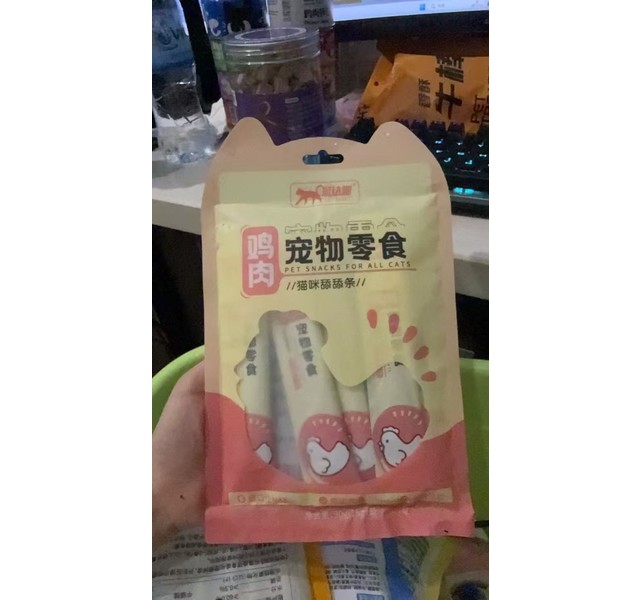 猫咪舔舔条鸡肉味