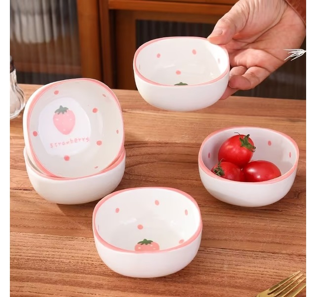 波点草莓陶瓷碗