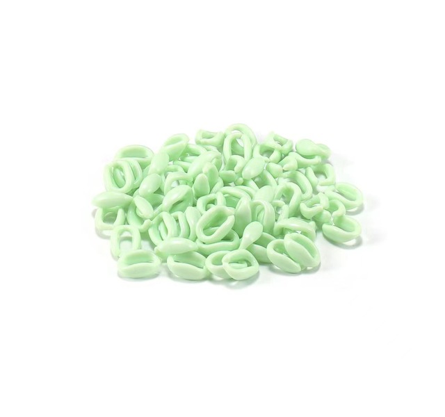 蜜袋鼯亚克力扣链50节绿色
